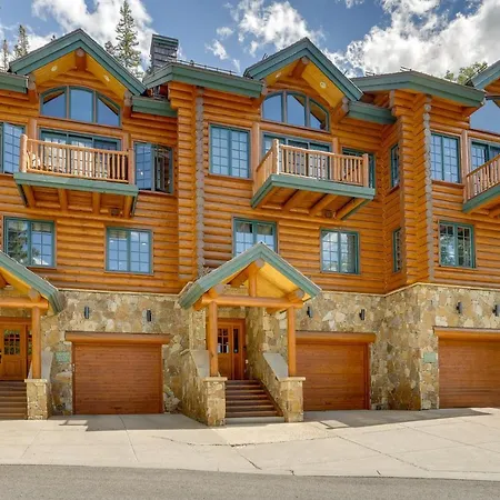 Holiday home Ski-in/ski-out Mountain Village W/ Hot Tub! *