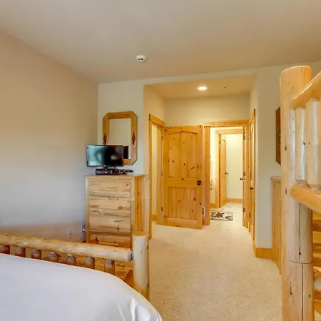 Ski-in/ski-out Mountain Village W/ Hot Tub! Holiday home Telluride