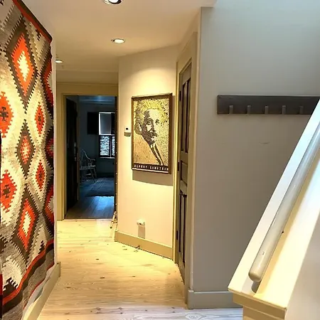 Penthouse #2 At Diamondtooth - Location And Views!