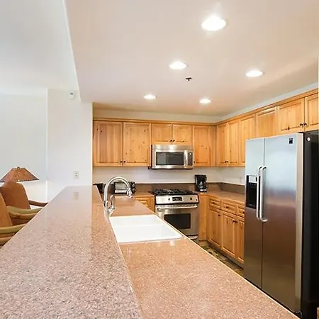 Bear Creek 208a Apartment *