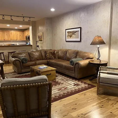 Bear Creek 107 Apartment