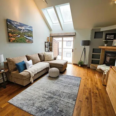 In/ski Out; On Town Free Bus Loop, Hot Tub! Telluride