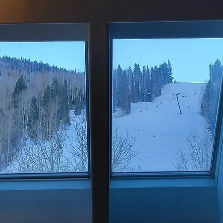 In/ski Out; On Town Free Bus Loop, Hot Tub! Apartment Telluride