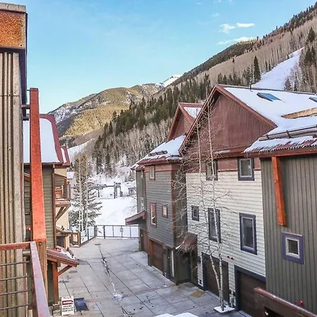 In/ski Out; On Town Free Bus Loop, Hot Tub! Apartment