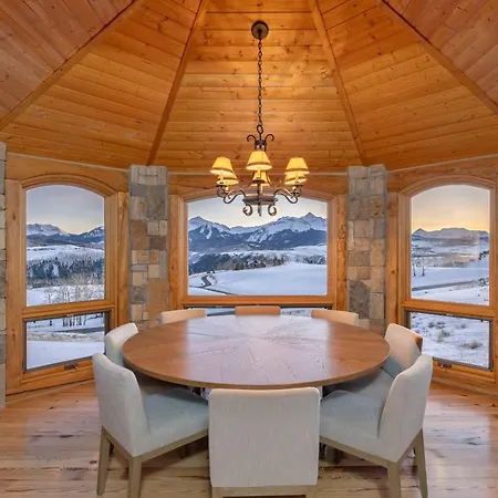 Miguel Road 100 ~ Elk View Holiday home *
