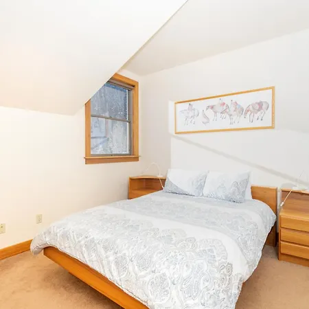 Three Bedroom Boasts Great Views Of The Area! Holiday home Telluride