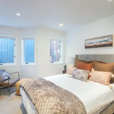 Holiday home Newly Remodeled 2nd Floor Lulu