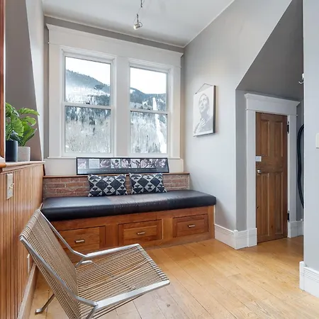Apartment Ajax Loft Apts