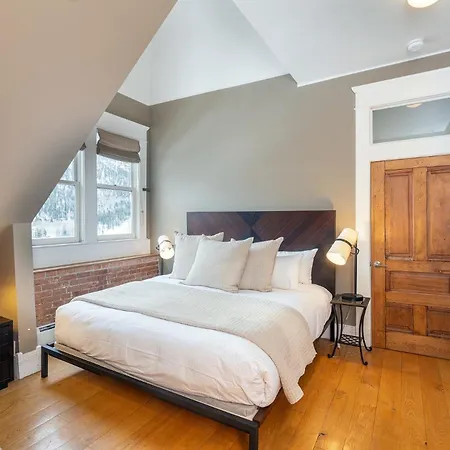Apartment Ajax Loft Apts