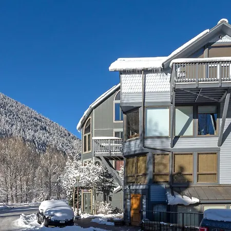 Three Bedroom Boasts Great Views Of The Area! *