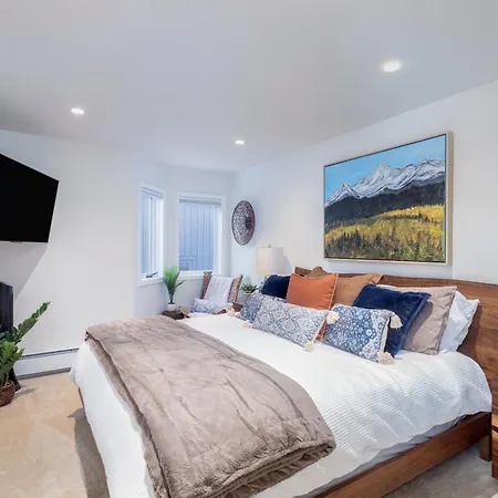 Newly Remodeled 2nd Floor Lulu Holiday home Telluride