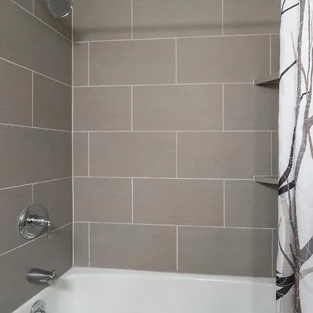 Cozy Two Bedroom In The Middle Of It All! Holiday home