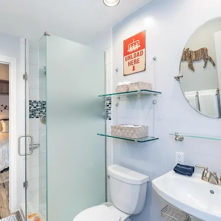 Sweet Updated In Out 1 Bedroom Etta Place Too *