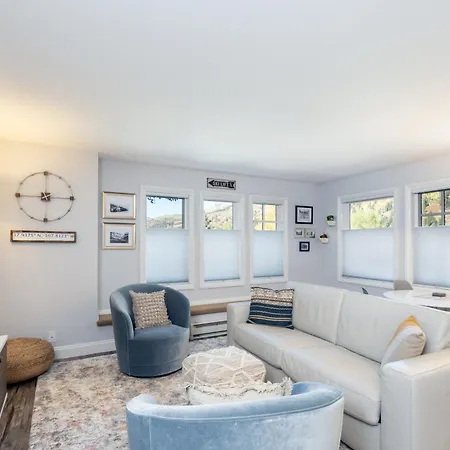 Sweet Updated In Out 1 Bedroom Etta Place Too