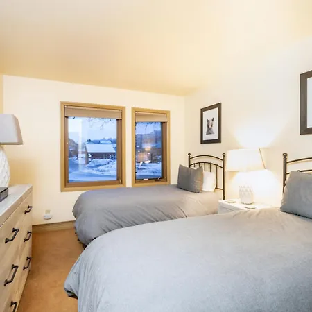 Ski-in Ski-out Ground Floor Easy Access *