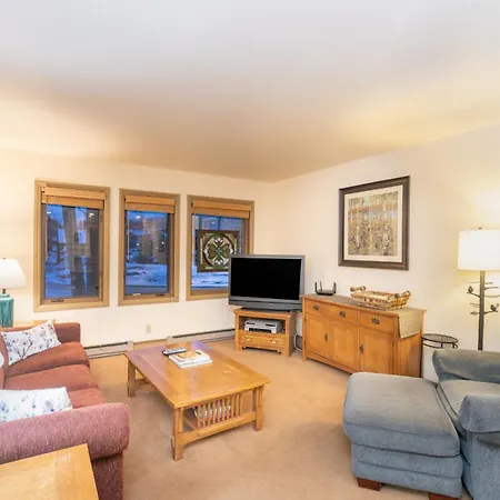 Ski-in Ski-out Ground Floor Easy Access Holiday home