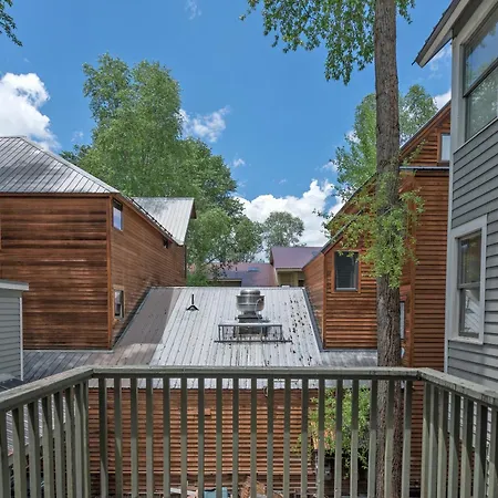 Classic Condo, Steps To Chair 7 And On Shuttle Route Holiday home *