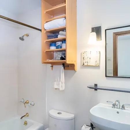 With Great Access And Heated Garage Holiday home *