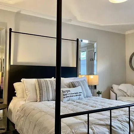 Apartment Beautiful Modern In-town Studio With Kitchenette Walk To Gondola, Center Of Town! *