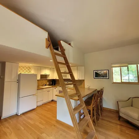 Holiday home Quiet Lofted At Tomboy *