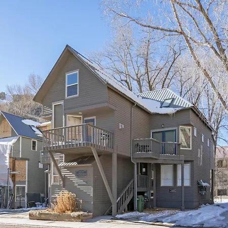 Tri-level Condo, Close To Coonskin Lift!