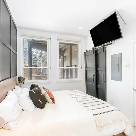 Tri-level Condo, Close To Coonskin Lift! *
