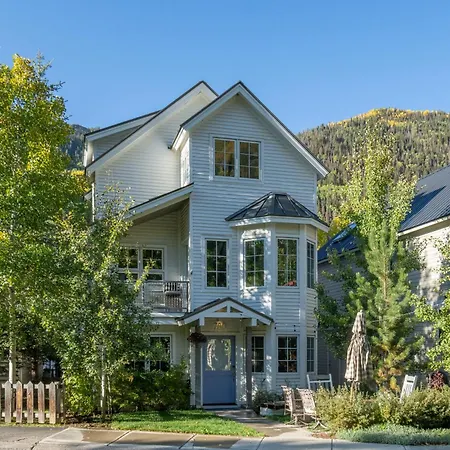 Holiday home Will Brand New Mountain Contemporary