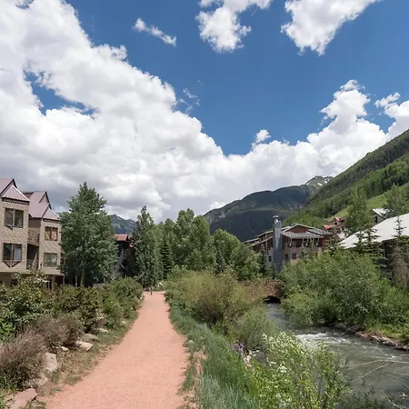 A Slice Of Paradise By The River *