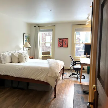 Apartment Penthouse #2 At Diamondtooth - Location And Views!