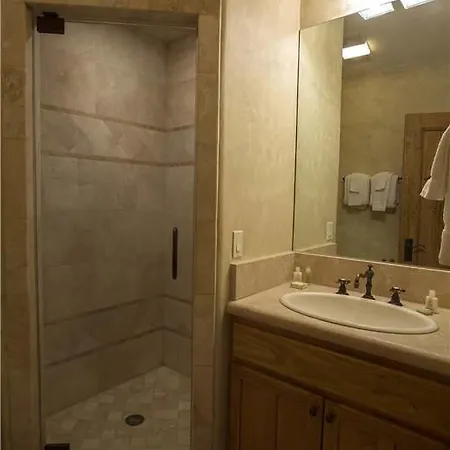 Adams Ranch Retreat - 4 Bedroom + Private Hot Tub Telluride
