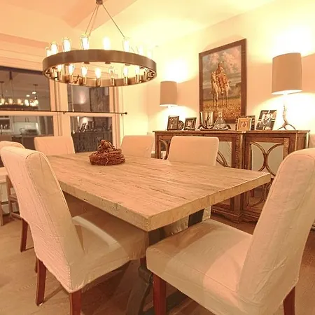 570 West Colorado Holiday home