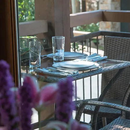 Terraces ~ The Hot Toddy Holiday home
