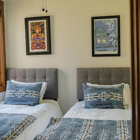 Terraces ~ The Hot Toddy Holiday home