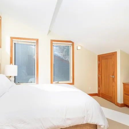 Holiday home Spacious 3 Bedroom Easy Walk To Grocery Store And Chairlift 7 *