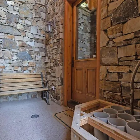 Incredible 3br Ski In Out With Views Holiday home *