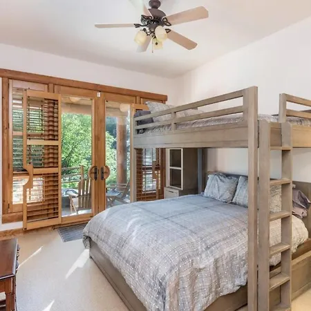 Incredible 3br Ski In Out With Views