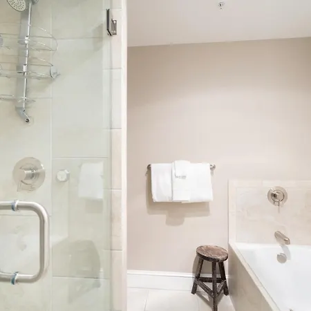 River Club 305 Apartment