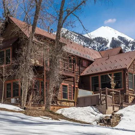 Holiday home Riverside House With Mountain Views *