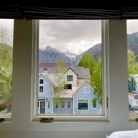 Walk To Everything, Views To The Waterfalls Sleeps 8 Holiday home Telluride