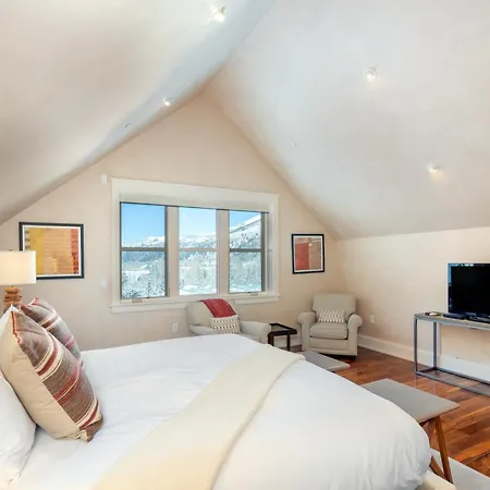 Aparthotel Element 52, Collection 5*
