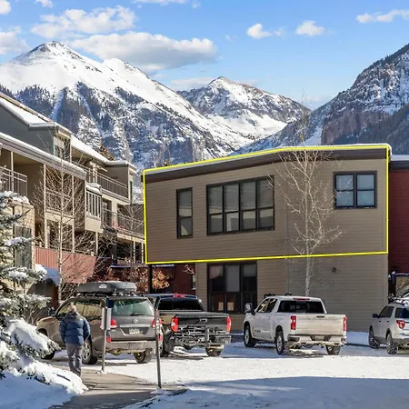 - Steps From The Slopes Hotel