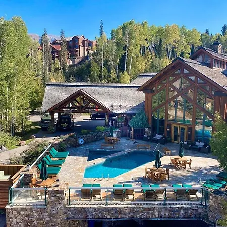 2 Bedroom Condominium - Luxury Skiin And Out - On River To Holiday home *
