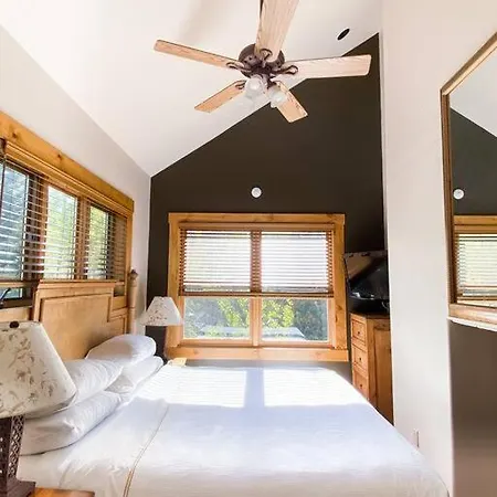 Holiday home 2 Bedroom Condominium - Luxury Skiin And Out - On River To Telluride