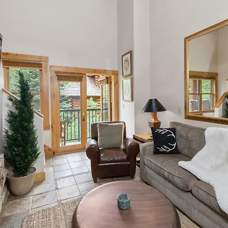 2 Bedroom Condominium - Luxury Skiin And Out - On River To