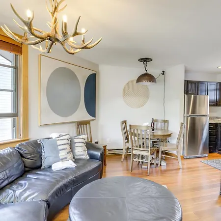 Condo: Walk To Lift, Bear Creek, & More! Holiday home