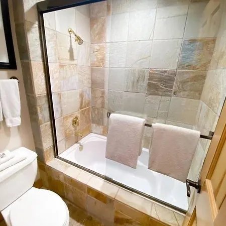 Holiday home 2 Bedroom - Luxury Skiin And Out