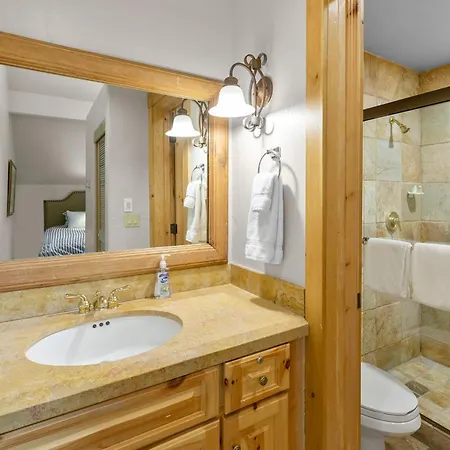 2 Bedroom - Luxury Skiin And Out Holiday home *