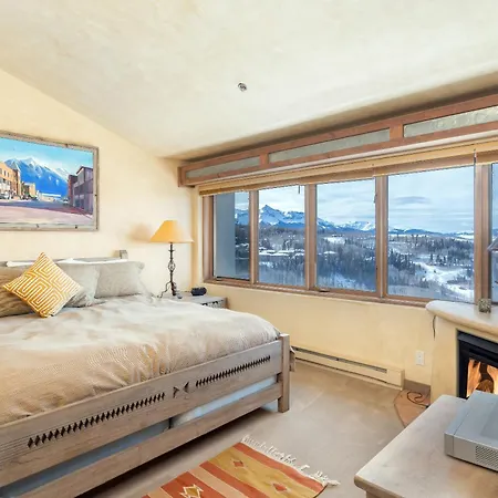 Penthouse At The Peaks 826