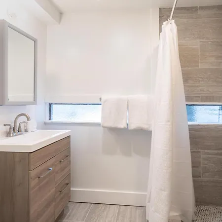 323 Apartment *