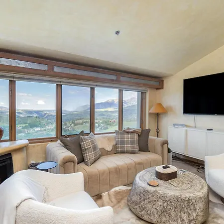 Penthouse At The Peaks 826